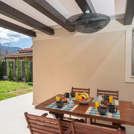 Ariadne's House Nyaraló *