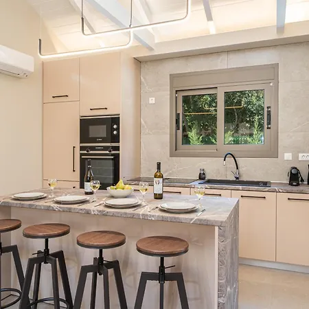 Ariadne's House Nyaraló *