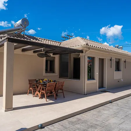 Ariadne's House בית נופש *