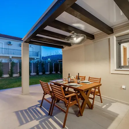 Ariadne's House サミ