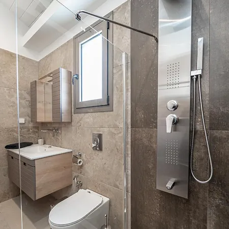 Ariadne's House サミ